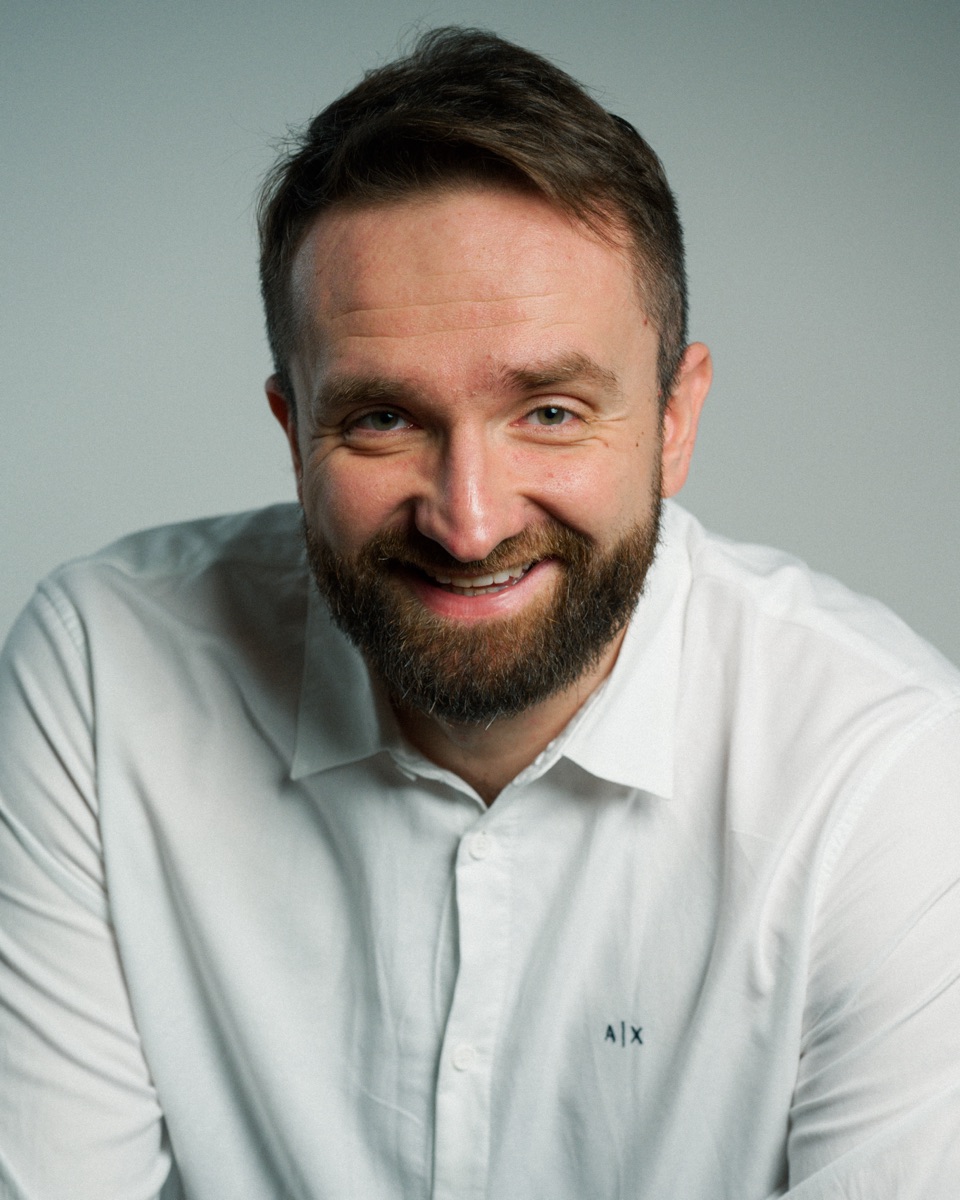 Dr Jakub Lewartowski